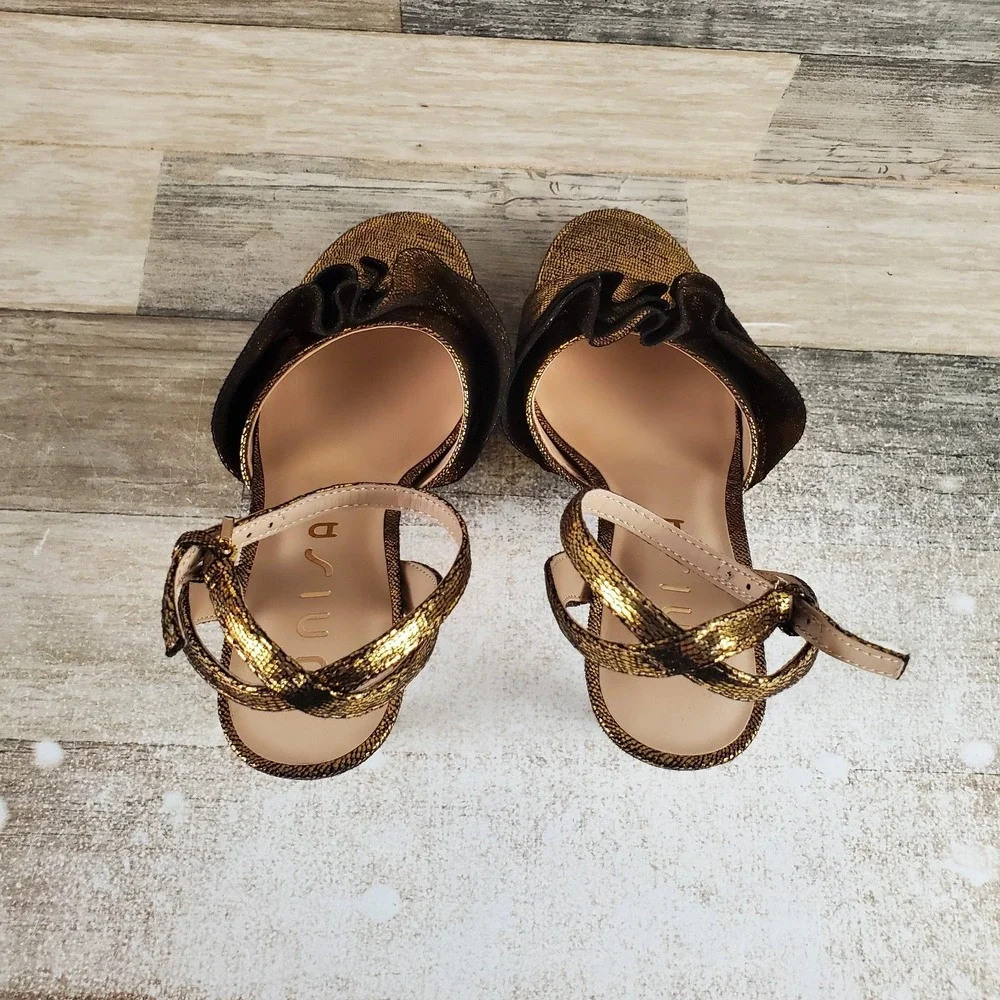 Unisa Fortesa Women Sandal Sz 8 M Gold Metallic Ruffle Ankle Strap Stiletto Heel